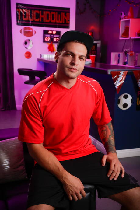 Bromo: Two american dudes beefcake Eli Hunter and hunky guy Eddie Danger have a good sex