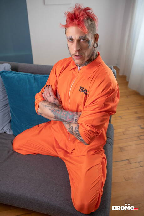 Canadian well-built Bo Sinn and american mature bear Eddy Ceetee in hot ass fuck action