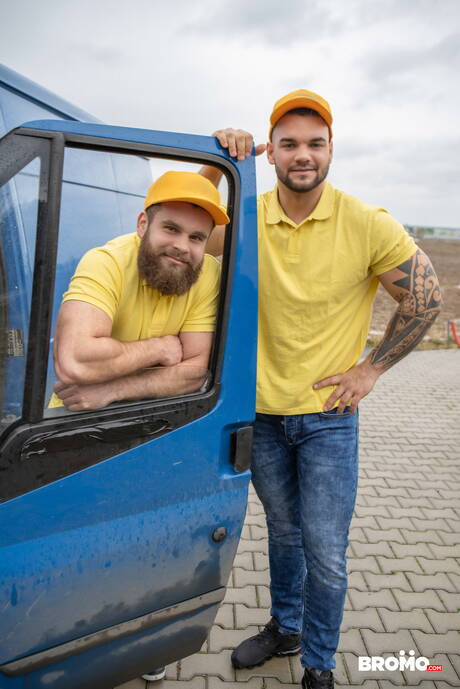 Bromo: Hot czech boys bodybuilder Ivo Kerk and bear John Barber in hot homosexual scene outside