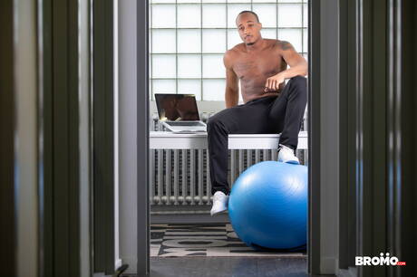 Canadian beefcake Bo Sinn and ebony tough guy Trent King in interracial bang