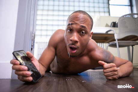 Canadian beefcake Bo Sinn and ebony tough guy Trent King in interracial bang