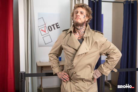 Canadian husky guy Bo Sinn and  Felix Odair fuck ass after sucking dick