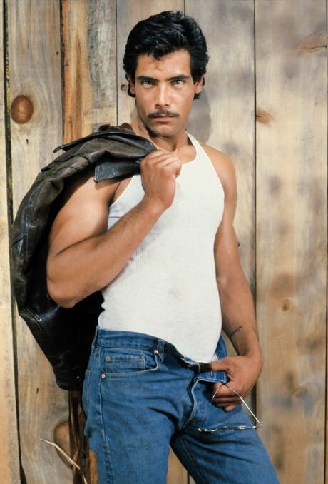 Dick Fisk, Rod, Leo Ford, Lee, Pete en Mark in wilde groepsseks buiten