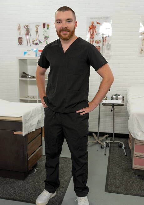 Seksowny Dominic Pacifico, Wrex Wylde i Nathan Daniels w gorącym trójkącie analnym z fistingiem