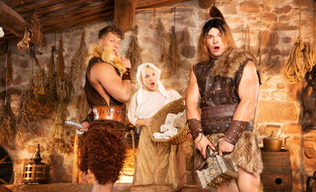 Canadese stier Malik Delgaty en Amerikaanse knappe kerel Felix Fox neuken elkaar na een pijpbeurt