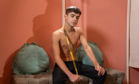 肌肉發達的布萊森和美國性感小鮮肉喬伊·米爾斯激情肛交