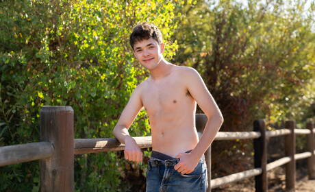 Men.com: American pretty boy Troye Dean and hot twink Jake Preston in hot homosexual action outdoor