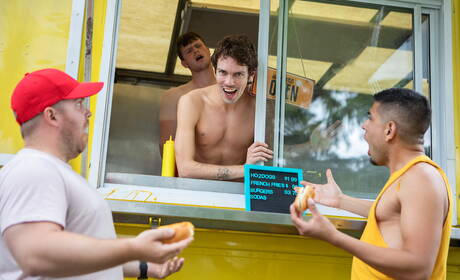 Pretty american boys well-built Finn Harding and twink Chris Cool fuck ass after sucking outside