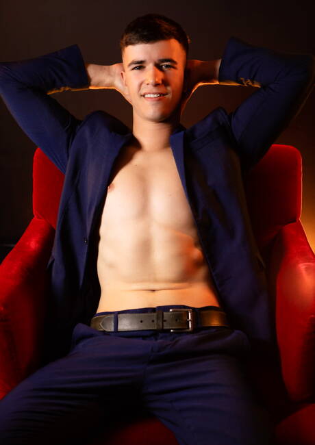 Twink Maverick Sun and american young Cody Viper in hot ass bang