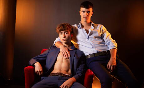 Twink Maverick Sun and american young Cody Viper in hot ass bang