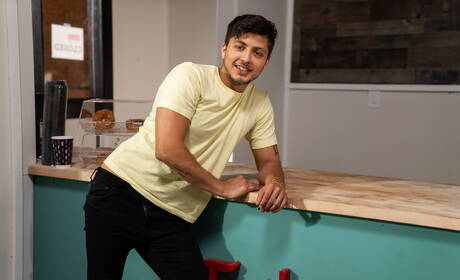 Zwei amerikanische Jungs, der junge Angel Rivera und der heiße Twink Troye Dean in einer heißen Homosexuellenszene