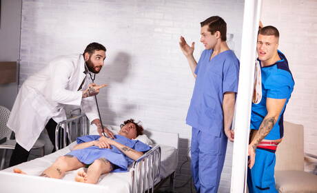 Benjamin Blue, Clark Delgaty, Tony y Dane Jaxson se follan entre ellos