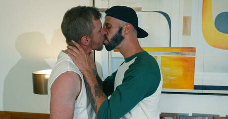 Der amerikanische Junge Ryan Jordan und der muskulöse Romeo Davis haben eine heiße Paarszene