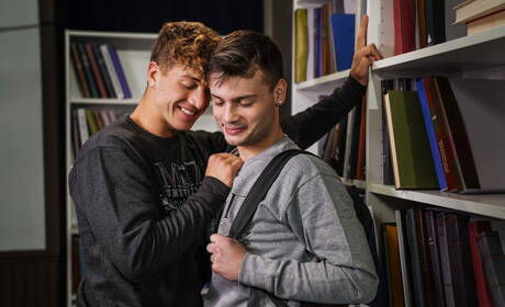 Las estrellas porno estadounidenses Felix Fox y Ryan Bailey se follan el culo después de chuparlo