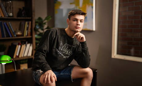 Le beau gosse Devy et le jeune américain Ryan Bailey ont une bonne relation sexuelle