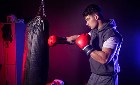 加拿大肌肉男 Malik Delgaty 和美國硬漢 Johnny Donovan 口交後乾了屁股