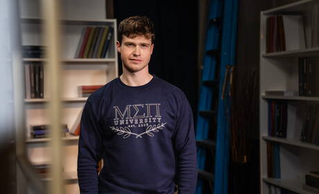 Die sexy Jungs Michael Boston, Finn Harding und Troye Dean haben ein Dreiervergnügen