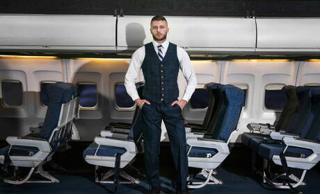 Amerykański przystojniak Roman Todd i Devy w gorącej akcji ruchania w tyłek