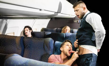 Amerykański przystojniak Roman Todd i Devy w gorącej akcji ruchania w tyłek