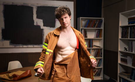 Two american guys pretty boy Joey Mills and superstud Finn Harding in butt spanking