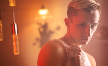 美國帥哥Theo Brady和加拿大猛男Tony Dangelo互相吸吮和操弄