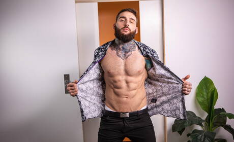 American muscular Felix Fox and canadian strong bull Tony Dangelo in hot ass fuck action