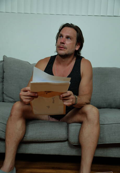 德國壯漢漢斯柏林和美國哈士奇德克蘭布萊克在戶外做愛