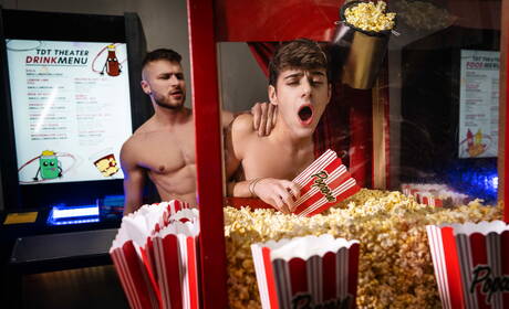 De jonge Amerikaanse Joey Mills en Devy hebben goede seks