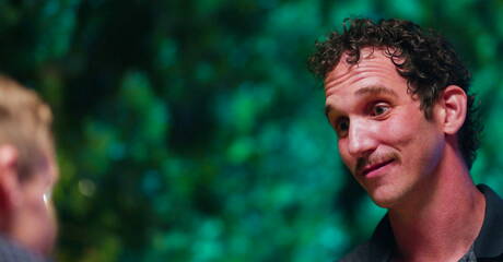 Les stars américaines, le jeune Jack Bailey et le beau mec Greg Mckeon, baisent le cul après avoir sucé