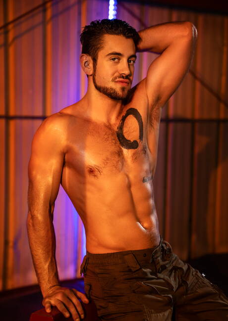 Two american dudes husky guy Dante Colle and young Theo Brady fuck ass after sucking cock