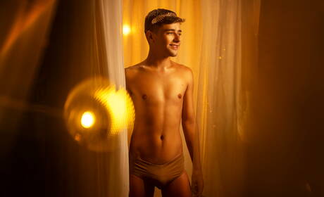 美國著名硬漢 Dante Colle 和年輕帥哥 Joey Mills 的火辣同性戀場景