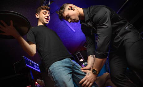 De jonge Amerikaanse Joey Mills en de gespierde Canadese Malik Delgaty in een hete kontneuk