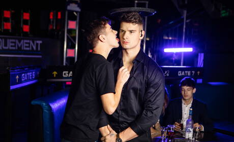 American young Joey Mills and canadian muscular Malik Delgaty in hot ass bang