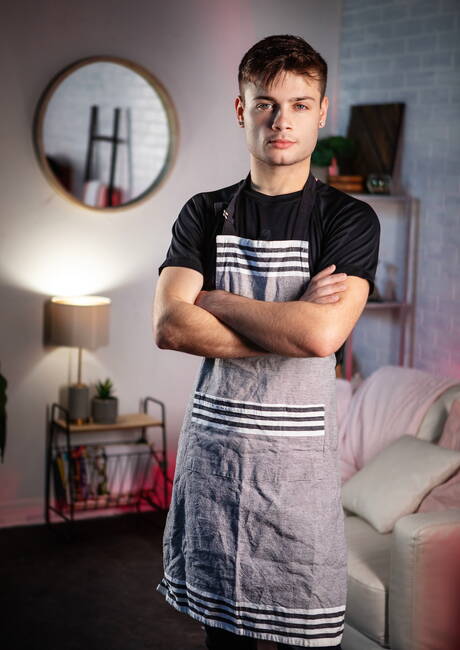 Le jeune américain Ryan Bailey et le minet Phillipe Massa se mettent nus et montrent leurs fesses chaudes