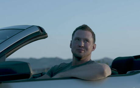 Przystojny amerykański facet, gorący młodzieniec Trevor Harris i ogier Pierce Paris uprawiali seks na świeżym powietrzu