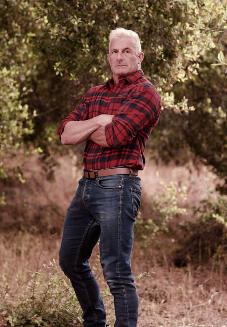 Nice american boys well-built Dakota Payne and beefy Matthew Figata fuck after blowjob outside