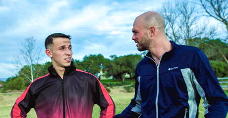 Disruptive Films: Amerikaanse superstud Cliff Jensen en Latijns-Amerikaanse hunk Des Irez in harde anale seks in de buitenlucht