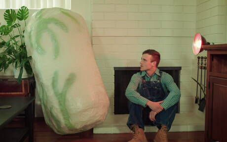 Seksowni Amerykanie, twardziel Roman Todd i przystojny facet Scott Finn jeżdżą na kutasie z fistingiem na zewnątrz