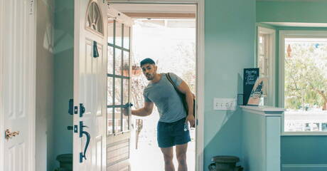 兩個身材魁梧的美國帥哥 Nico Coopa 和肌肉發達的 Brock Banks 在戶外享受了一場精彩的肛交