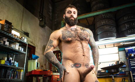 Canadian mature bear Markus Kage and canadian twink Sunny D in hot homosexual scene