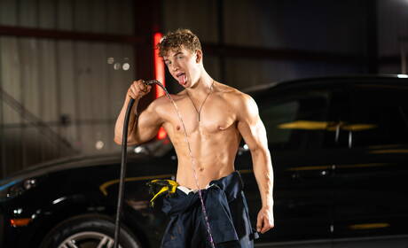 Knappe Amerikaanse bodybuilder Paul Wagner en sterke man Felix Fox in hete homoseksuele actie