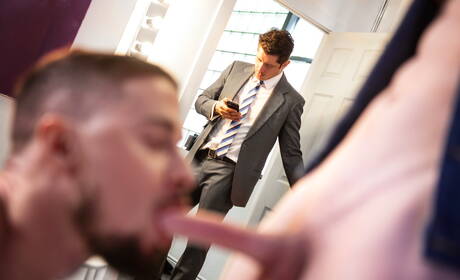 Men.com: Canadian hunk Skyy Knox and american husky guy Finn Harding in hot anal sex