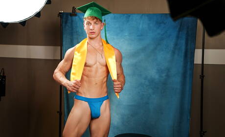 American stars young dude Theo Brady and beefy Felix Fox fuck ass after sucking dick