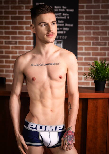 俄羅斯小夥Lev Ivankov和加拿大猛男Malik Delgaty做愛