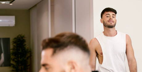 Der muskulöse Spanier Manuel Reyes und die bullige Santana haben sich in der Küche gegenseitig gebumst