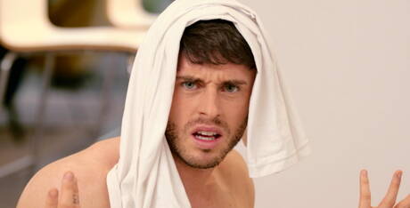 Der muskulöse Spanier Manuel Reyes und die bullige Santana haben sich in der Küche gegenseitig gebumst