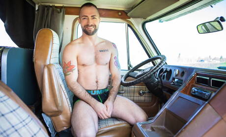 加拿大健美運動員 Malik Delgaty 和加拿大健美運動員 Jeremy London 在戶外享受激情性愛