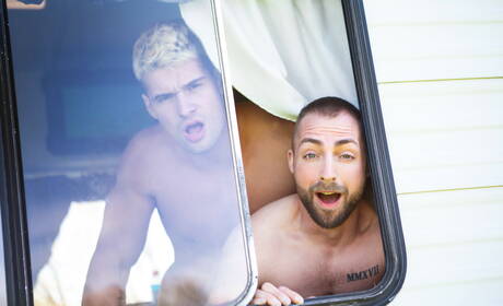 加拿大健美運動員 Malik Delgaty 和加拿大健美運動員 Jeremy London 在戶外享受激情性愛