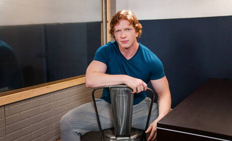 Les beaux mecs américains, le dur à cuire Kyle Connors et le super étalon Felix Fox dans une sodomie torride