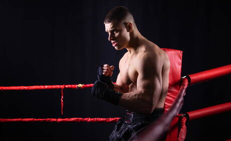 黑人壯漢特倫特金和加拿大健美運動員馬利克德爾加蒂進行火辣跨種族肛交